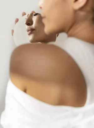 AnyConv.com__retrato-criativo-de-jovem-adulto(1)